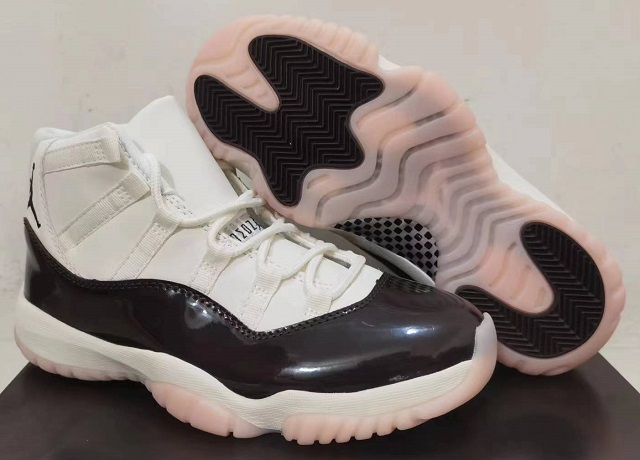 Air Jordan 11 Retro Neapolitan